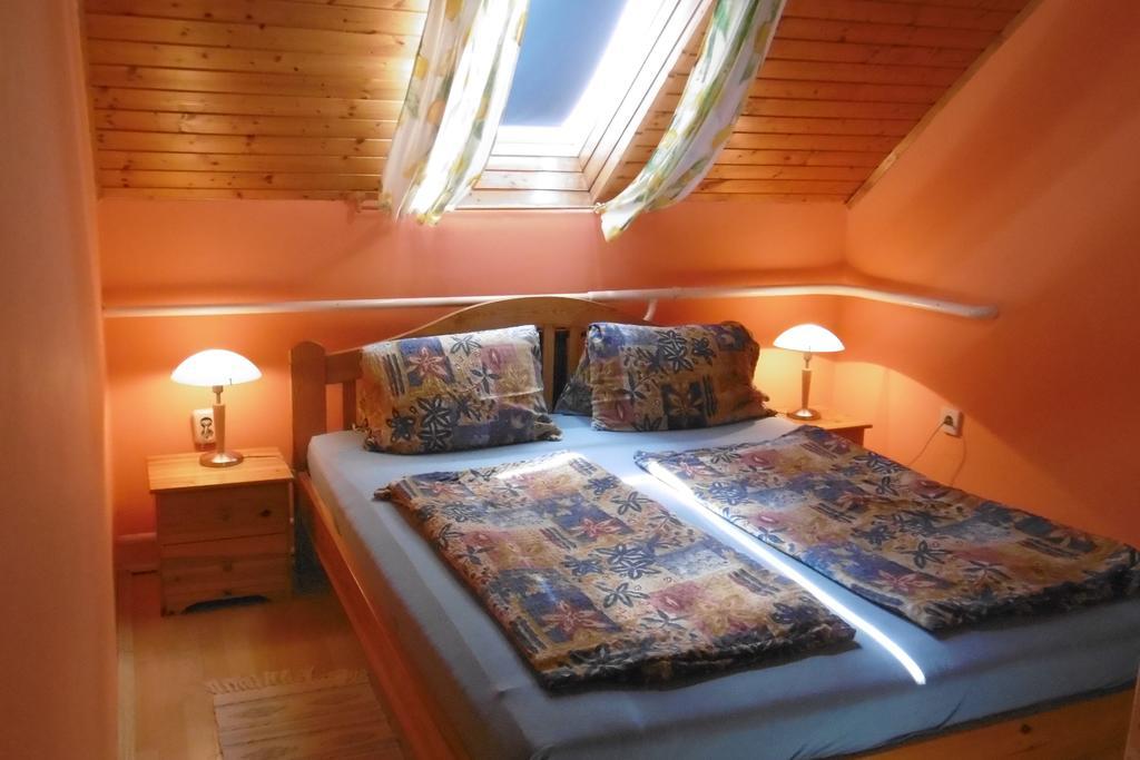 Apartamento Panoráma Vendégház Balatonszepezd Habitación foto