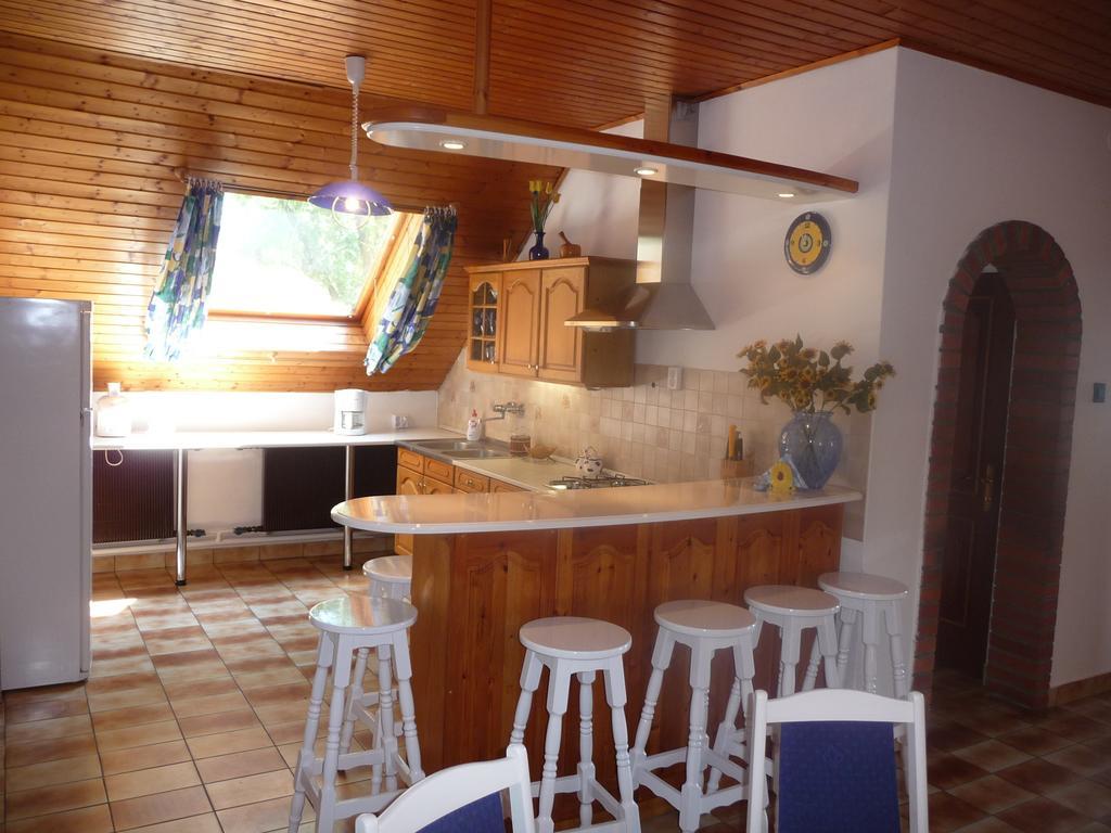 Apartamento Panoráma Vendégház Balatonszepezd Habitación foto